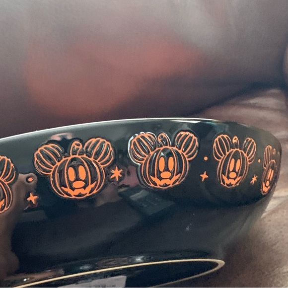 Mickey Jack O’Lantern Pumpkin Disney Halloween Bowl - Picture 5 of 9